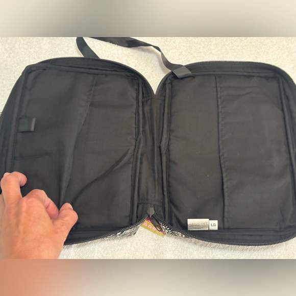 Black and White Paisley Bible Cover - Picture 5 of 7